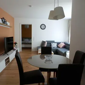 Spacious, Modern 1-bdrm Apt Near Vic & Austria Ctr Apartament Wiedeń
