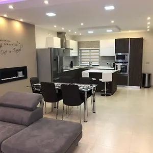Relax Apartament Żabbar
